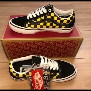 Brand new unisex vans shoes size 5.5men; 7Women